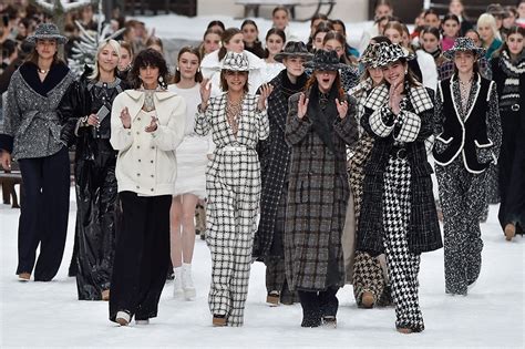 chanel show 2019 date